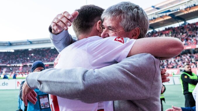 FC-Profi wendet sich an Köln-Fans – die müssen erst mal FC-Profi wendet sich an Köln-Fans – die müssen erst mal