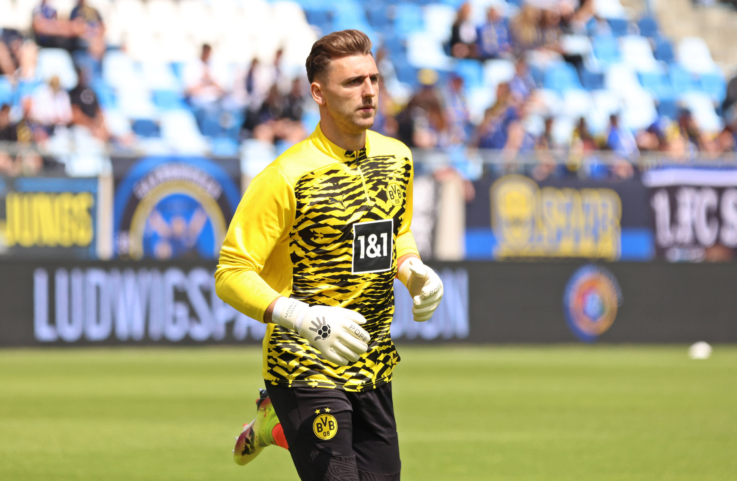 Was läuft da zwischen BVB-Keeper Marcel Lotka und 1860