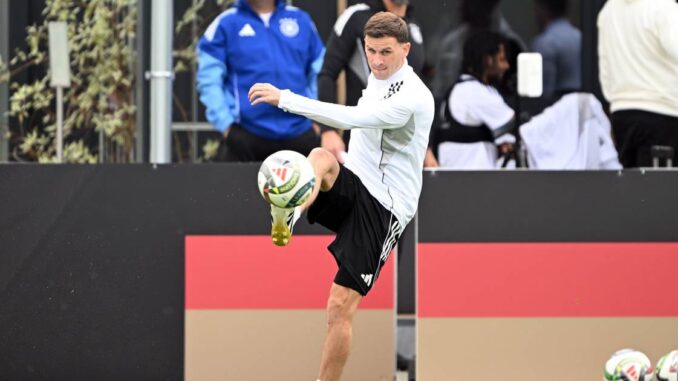 Fußball-Nationalspieler Groß huldigt Leon Draisaitl Fußball-Nationalspieler Groß huldigt Leon Draisaitl