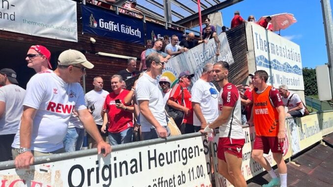 Profi begrüßt Nationaltrainer: Promi-Gast im Profi begrüßt Nationaltrainer: Promi-Gast im