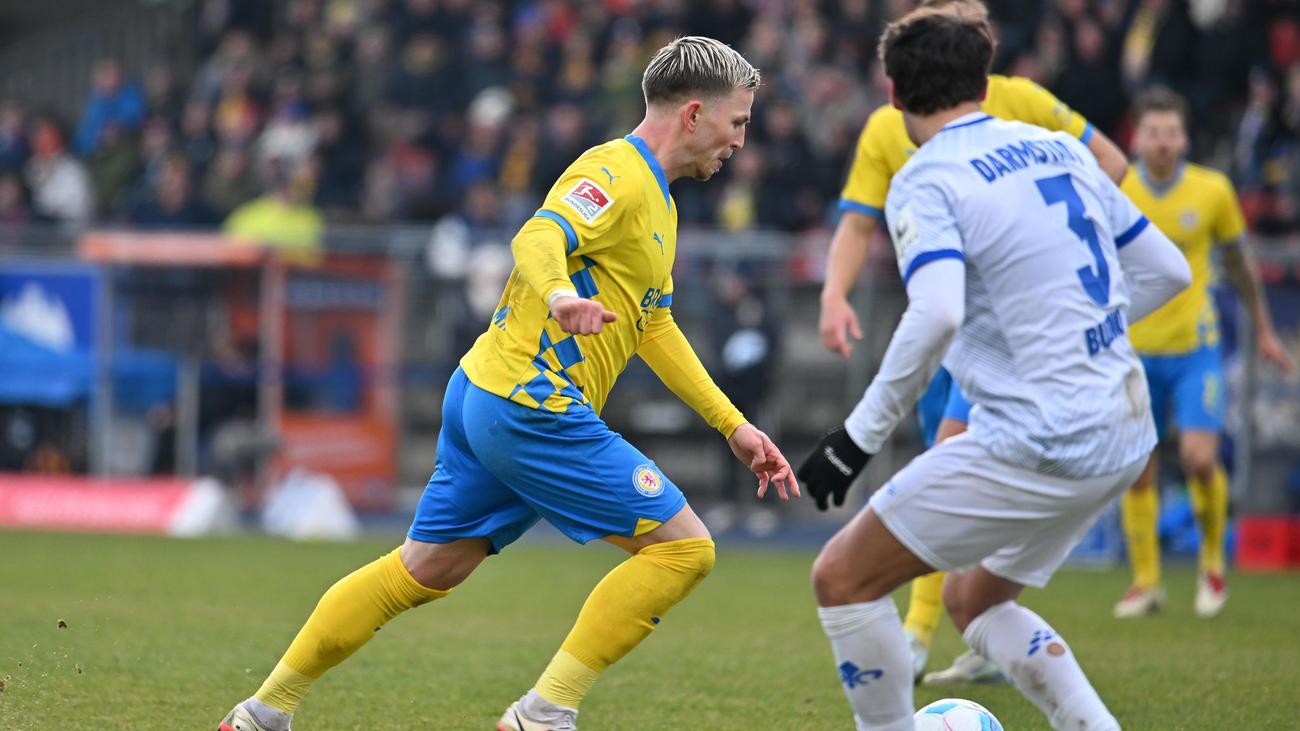 2. Fußball-Bundesliga: Braunschweig feiert wichtigen
