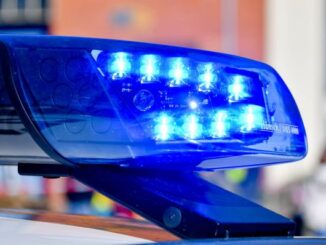 110 Platzverweise: Fans geraten vor Partie von Energie