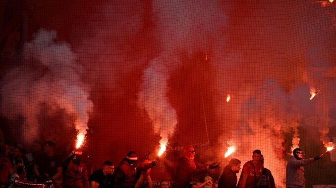 Weitere Pyro-Vorfälle: Wieder hohe Geldstrafe für 1. FC Weitere Pyro-Vorfälle: Wieder hohe Geldstrafe für 1. FC