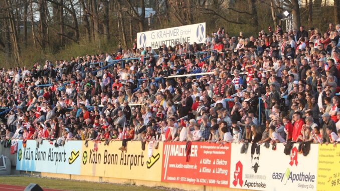 Siegburger SV: 04er fiebern Testspiel gegen den 1. FC Köln Siegburger SV: 04er fiebern Testspiel gegen den 1. FC Köln
