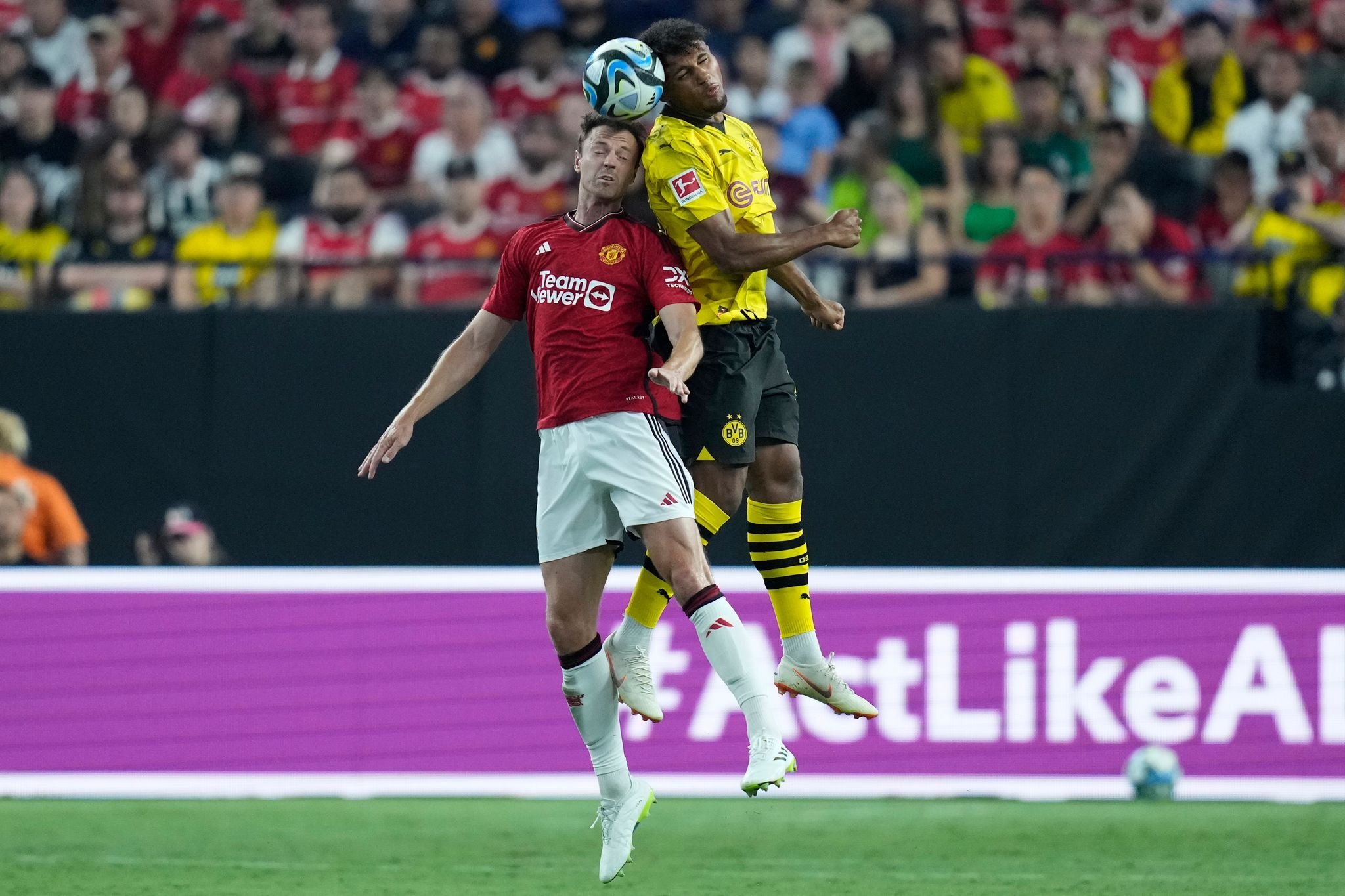 SSV Ulm holt Stürmer Besong vom BVB II