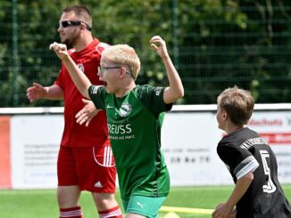 Inklusionsteam und Stadtauswahl begeistern in Hüingsen: