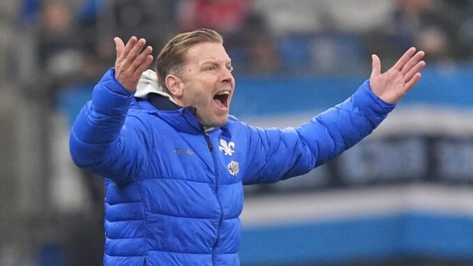 „Mehr als fragwürdig“: Rot für den HSV? Kohfeldt wegen „Mehr als fragwürdig“: Rot für den HSV? Kohfeldt wegen