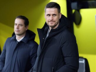 Der Zug hat eine Bremse