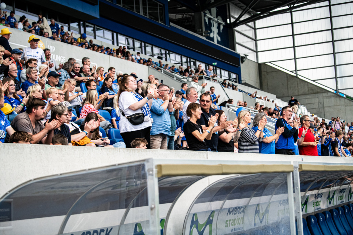 Saisoneröffnung mit 3500 Lilienfans – SV Darmstadt 98