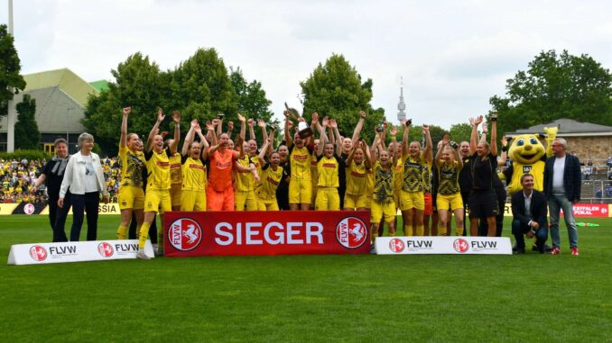 Rekordkulisse für Premierensieg: BVB-Frauen gewinnen Rekordkulisse für Premierensieg: BVB-Frauen gewinnen
