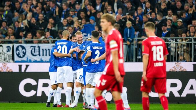 Darmstadt gewinnt klar gegen Köln – Hertha im Elfer-Glück Darmstadt gewinnt klar gegen Köln – Hertha im Elfer-Glück