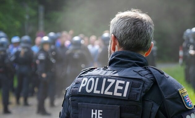 POL-DA: Darmstadt: Für den Ernstfall vorbereitet / Große