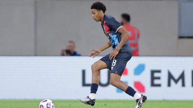 Jüngster Nationalspieler der BVB-Geschichte: „Bild“ Jüngster Nationalspieler der BVB-Geschichte: „Bild“