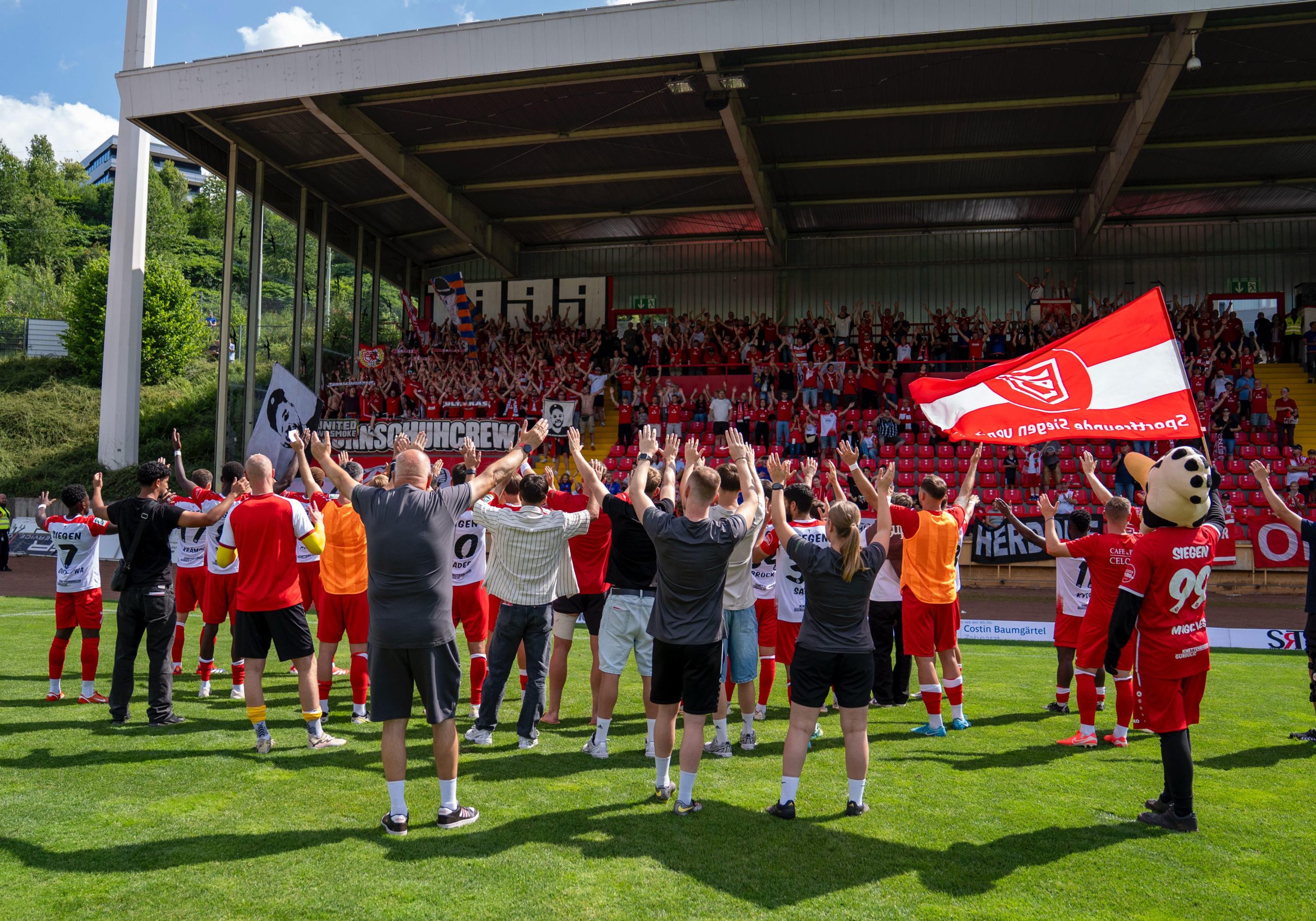 Flutlicht und volle Hütte! – SFS empfängt Borussia