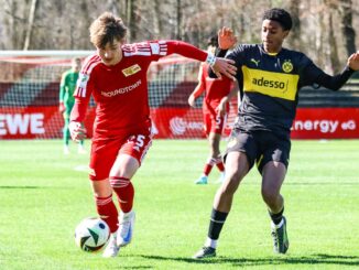 Die U17 Mannschaft spielt 1:1.