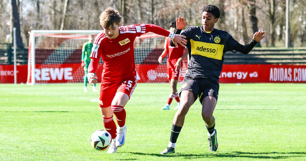 Die U17 Mannschaft spielt 1:1.