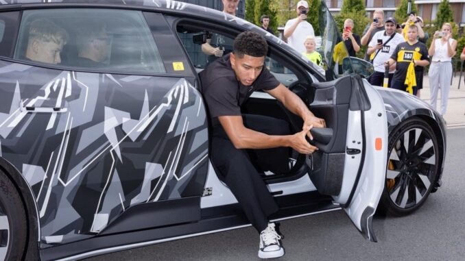 BVB: Bellingham kommt mit Auto, das es noch nicht gibt BVB: Bellingham kommt mit Auto, das es noch nicht gibt |