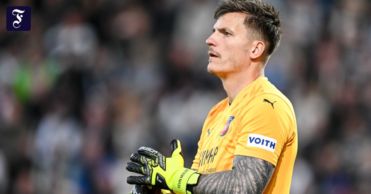 Fußball-Transferticker: Heidenheim-Torhüter Kevin Müller