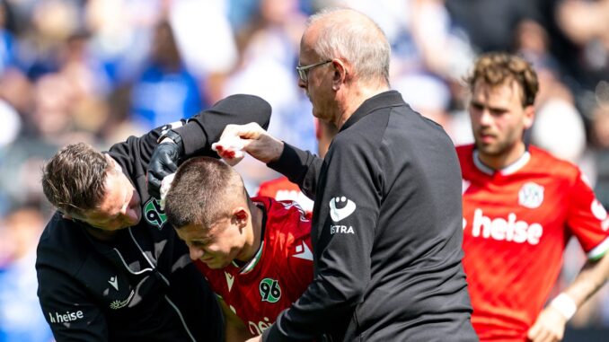 Hannover 96: Böser Kopfcrash von Tresoldi bei 1:3 in Hannover 96: Böser Kopfcrash von Tresoldi bei 1:3 in