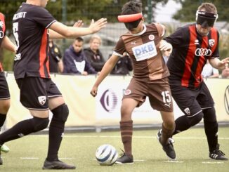 Blindenfußballteam verliert gegen Dortmund und besiegt
