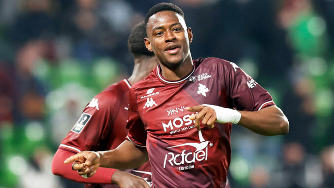 Borussia Dortmund zeigt Interesse an Metz-Entdeckung Borussia Dortmund zeigt Interesse an Metz-Entdeckung