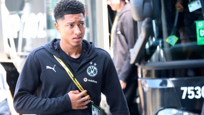 Jobe Bellingham wurde im Bus von Real Madrid gesichtet Jobe Bellingham wurde im Bus von Real Madrid gesichtet