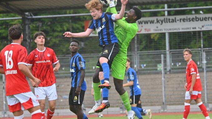 Eintracht Trier schägt 1. FC Kaiserslautern II mit 3:2 Eintracht Trier schägt 1. FC Kaiserslautern II mit 3:2