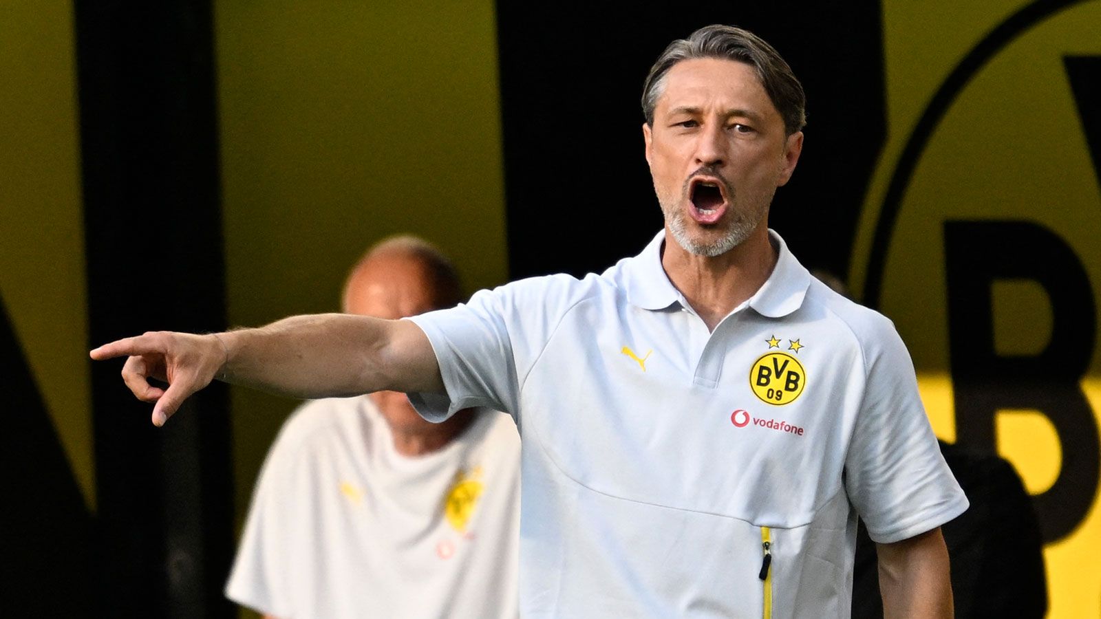 Abwehrsorgen von Borussia Dortmund werden immer größer: