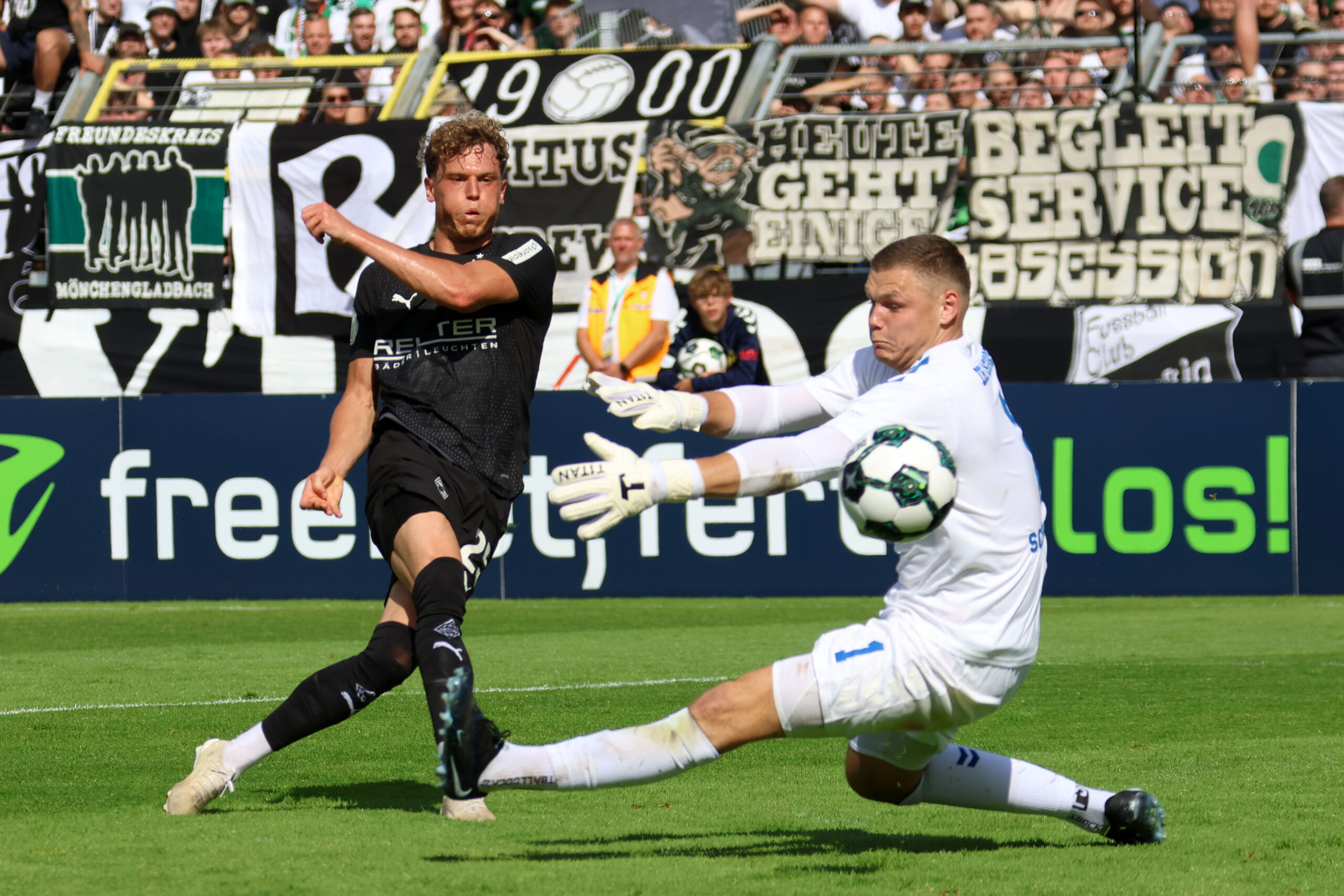 3:2! Borussia zieht nach Sieg gegen Delmenhorst in die