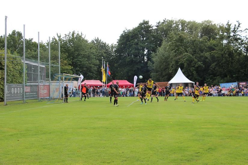 Grömitz: Kicken für den guten Zweck – Neustadt