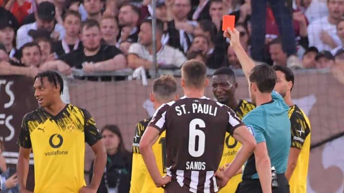 DFB gibt Strafmaß für BVB-Rotsünder bekannt DFB gibt Strafmaß für BVB-Rotsünder bekannt