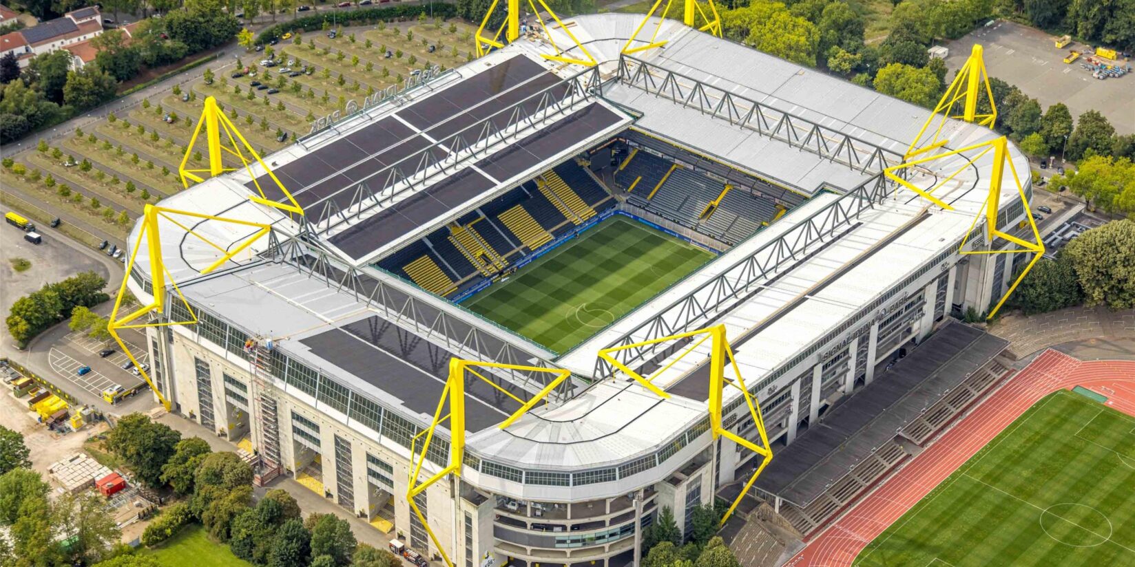 BVB-Logo auf Dach des Signal Iduna Parks verschwunden