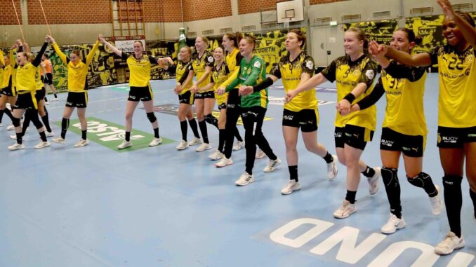 BVB-Handballerinnen: Viel Borussia-Prominenz und Fan-Party BVB-Handballerinnen: Viel Borussia-Prominenz und Fan-Party
