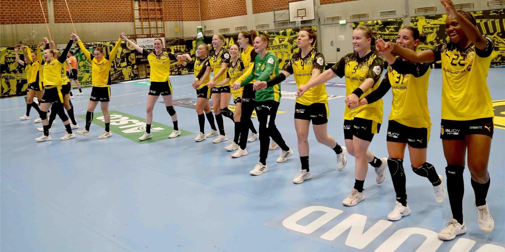 BVB-Handballerinnen: Viel Borussia-Prominenz und Fan-Party
