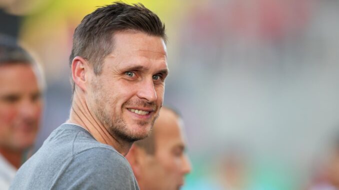 Weitere BVB-Transfers? Das sagt Sportdirektor Sebastian Weitere BVB-Transfers? Das sagt Sportdirektor Sebastian