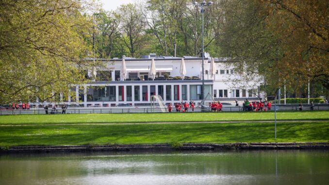 1. FC Köln erhöht Druck im Streit um die Gleueler Wiese