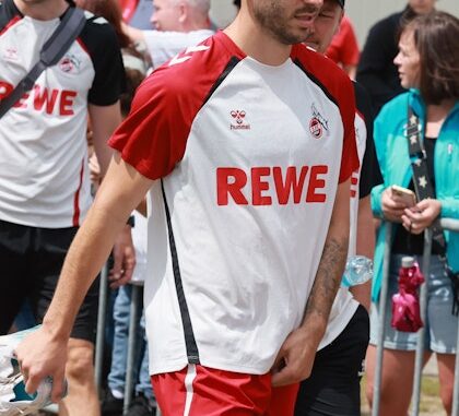 1. FC Köln: Florian Dietz und Sargis Adamyan stehen auf