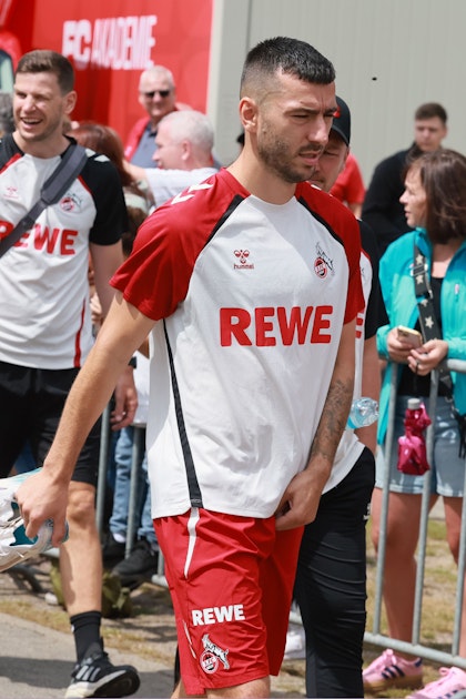 1. FC Köln: Florian Dietz und Sargis Adamyan stehen auf