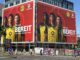 Fußball Sponsoring: Auf dieser Mega-Werbefläche feiern der