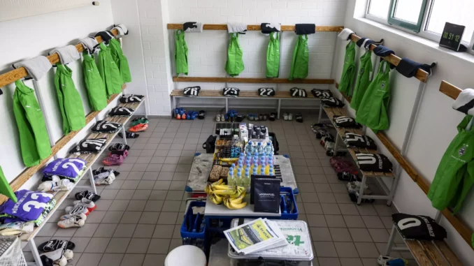 Diks und Tabaković geben Pflichtspieldebüt für Borussia - Diks und Tabaković geben Pflichtspieldebüt für Borussia -