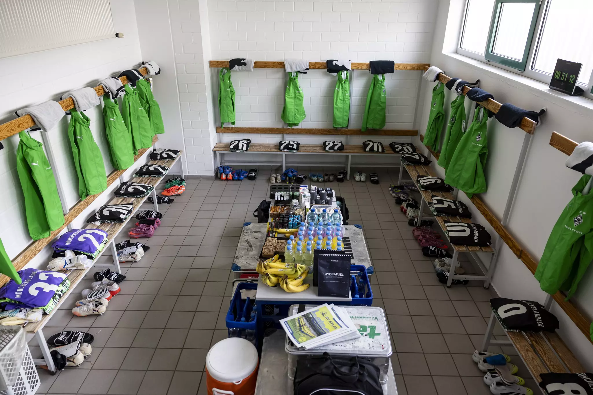 Diks und Tabaković geben Pflichtspieldebüt für Borussia –