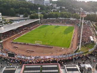 Zuschauerrekord und neun Tore beim Test gegen den BVB