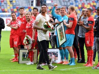 Elf Fortunen vor großer Kulisse verabschiedet