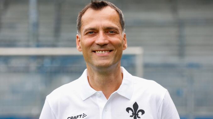 Ex-Trainer Schmitz und Darmstadt 98 einigen sich Ex-Trainer Schmitz und Darmstadt 98 einigen sich