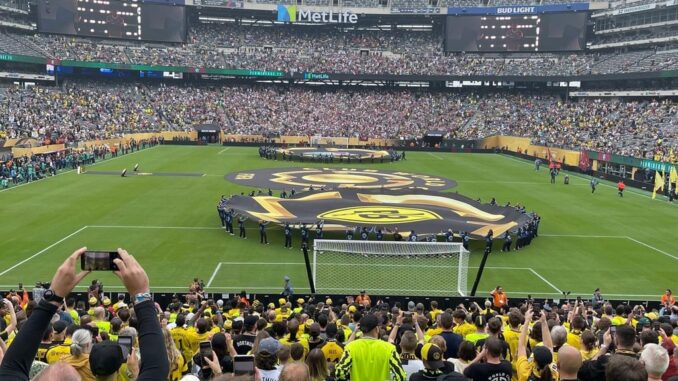 BVB-Fanclubmitglieder aus Lengerich bei der Klub-WM