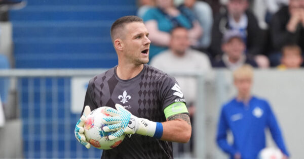 Kohfeldt macht Schuhen zum neuen Kapitän – liga2-online.de Kohfeldt macht Schuhen zum neuen Kapitän – liga2-online.de