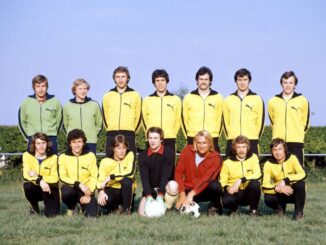 Fußball regional: Mit heruntergezogenen Stutzen gegen die