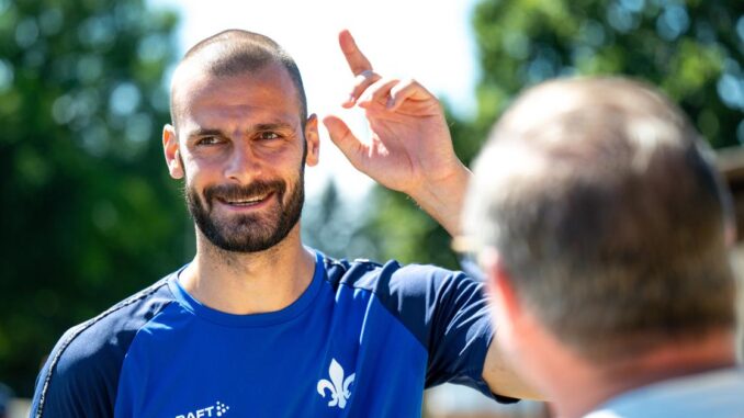 Darmstadt-Verteidiger Vukotic hat nicht gern den Ball am