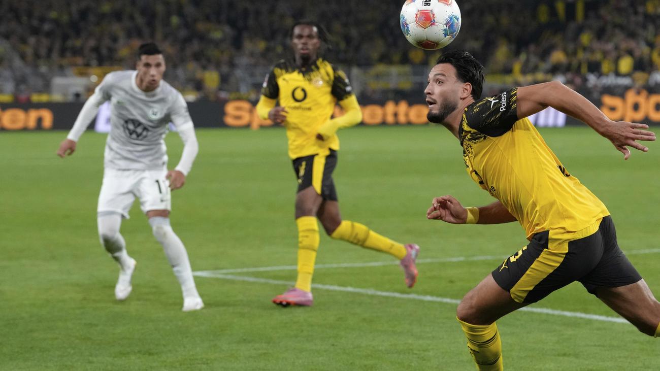 Fußballbundesliga: BVB bleibt nach Sieg auf Platz zwei,