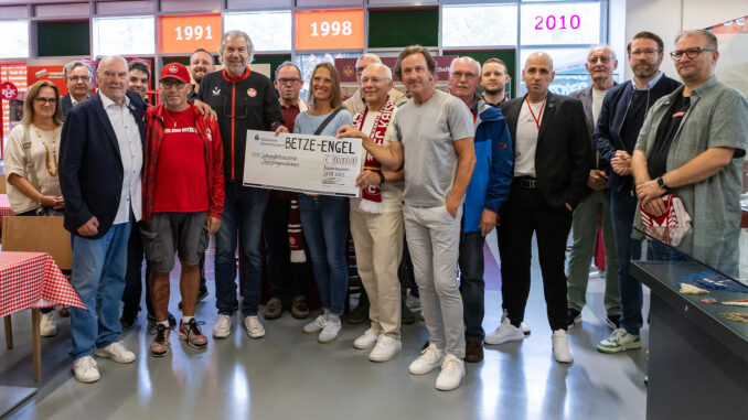 100.000 Euro für den guten Zweck – Betze-Engel feiern 100.000 Euro für den guten Zweck – Betze-Engel feiern